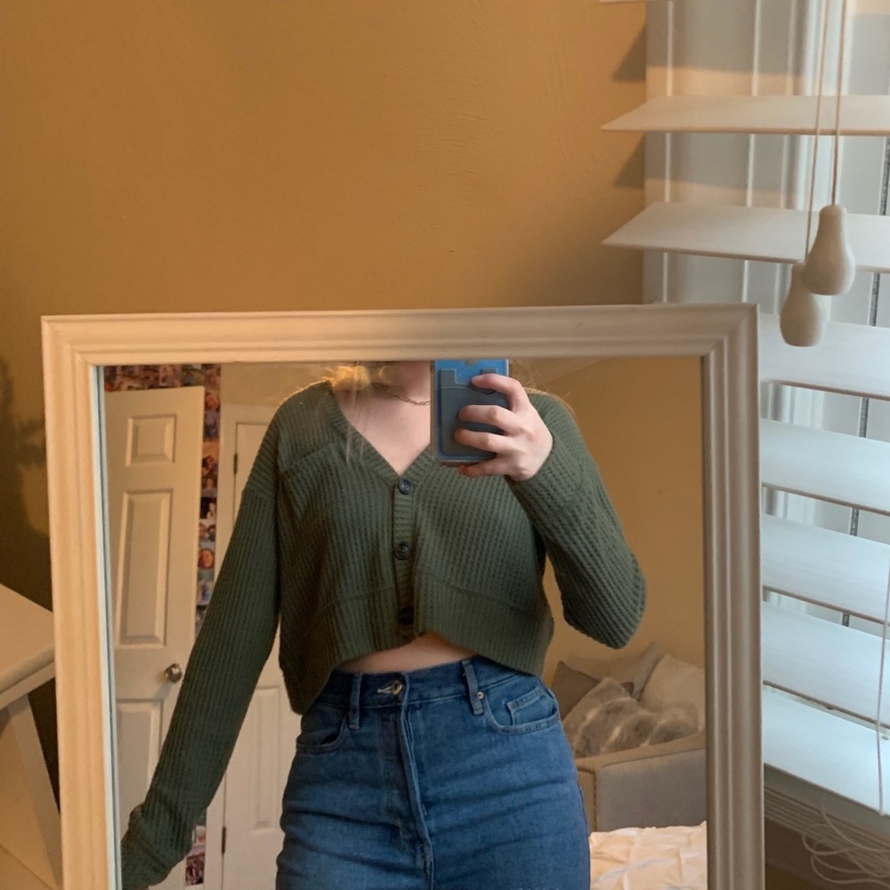 Green American eagle button sweater